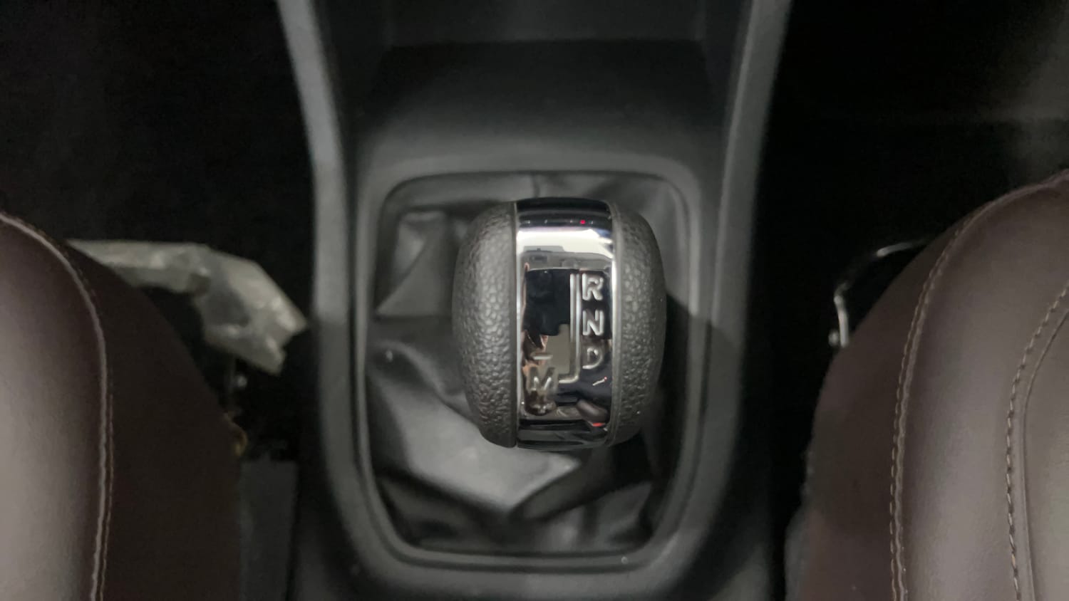 Used 2022 Renault Triber RXT EASY-R AMT Petrol Automatic interior GEAR  KNOB VIEW