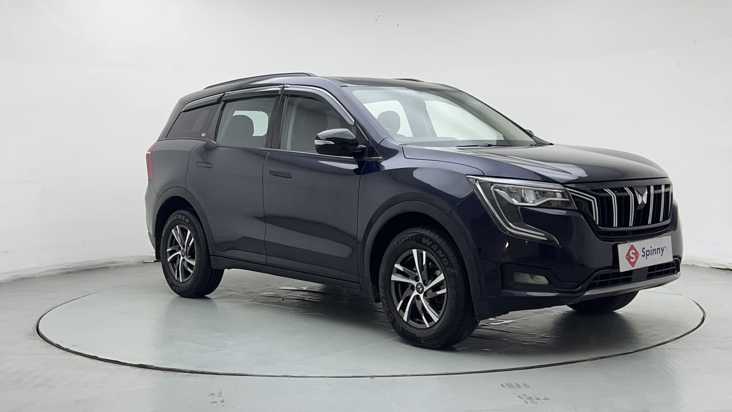 Used 2024 Mahindra XUV700 AX 5 Petrol MT 5 STR Petrol Manual exterior RIGHT FRONT CORNER VIEW