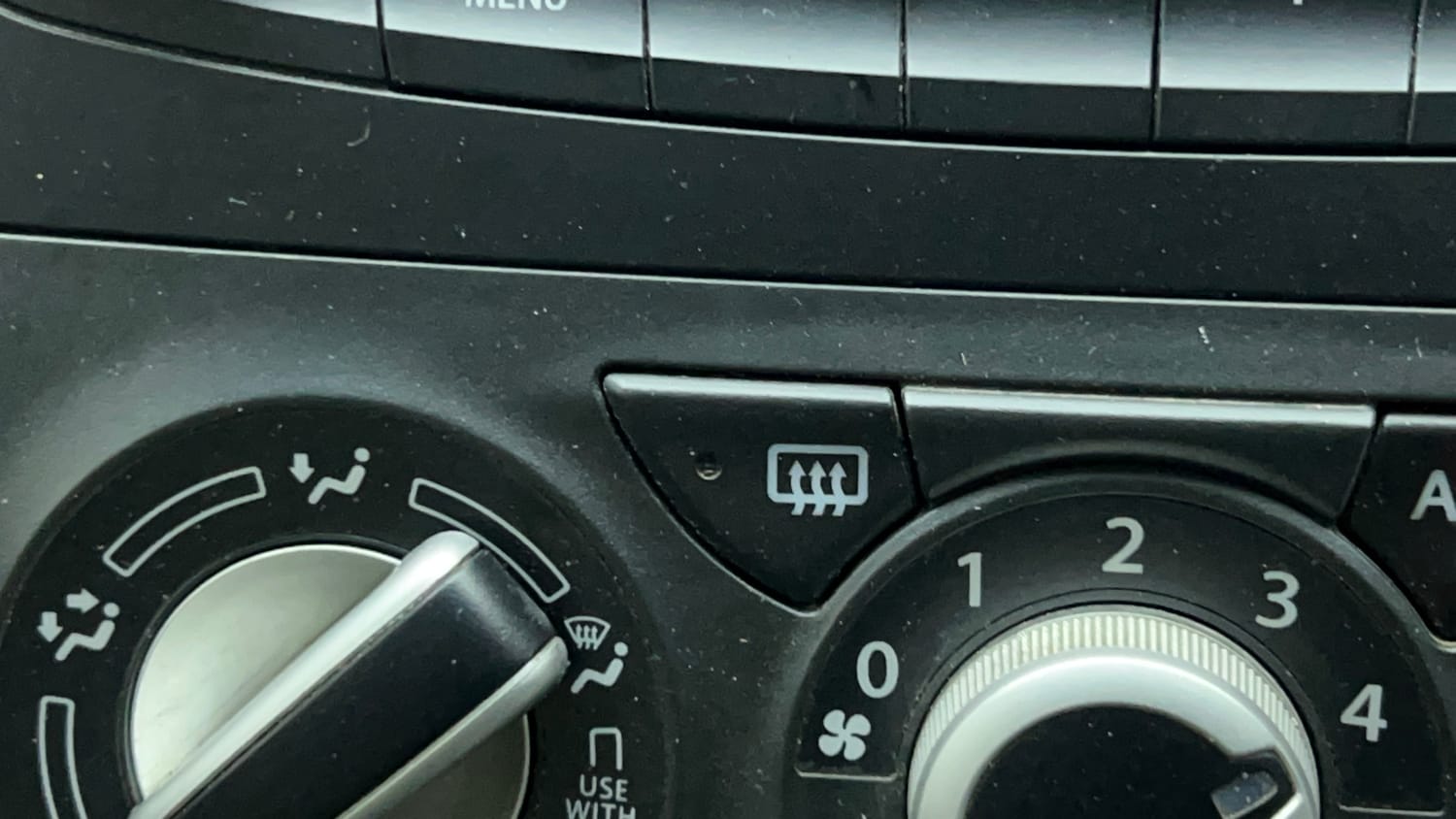 Used 2018 Maruti Suzuki Celerio ZXi (O) AMT Petrol Automatic top_features Rear defogger
