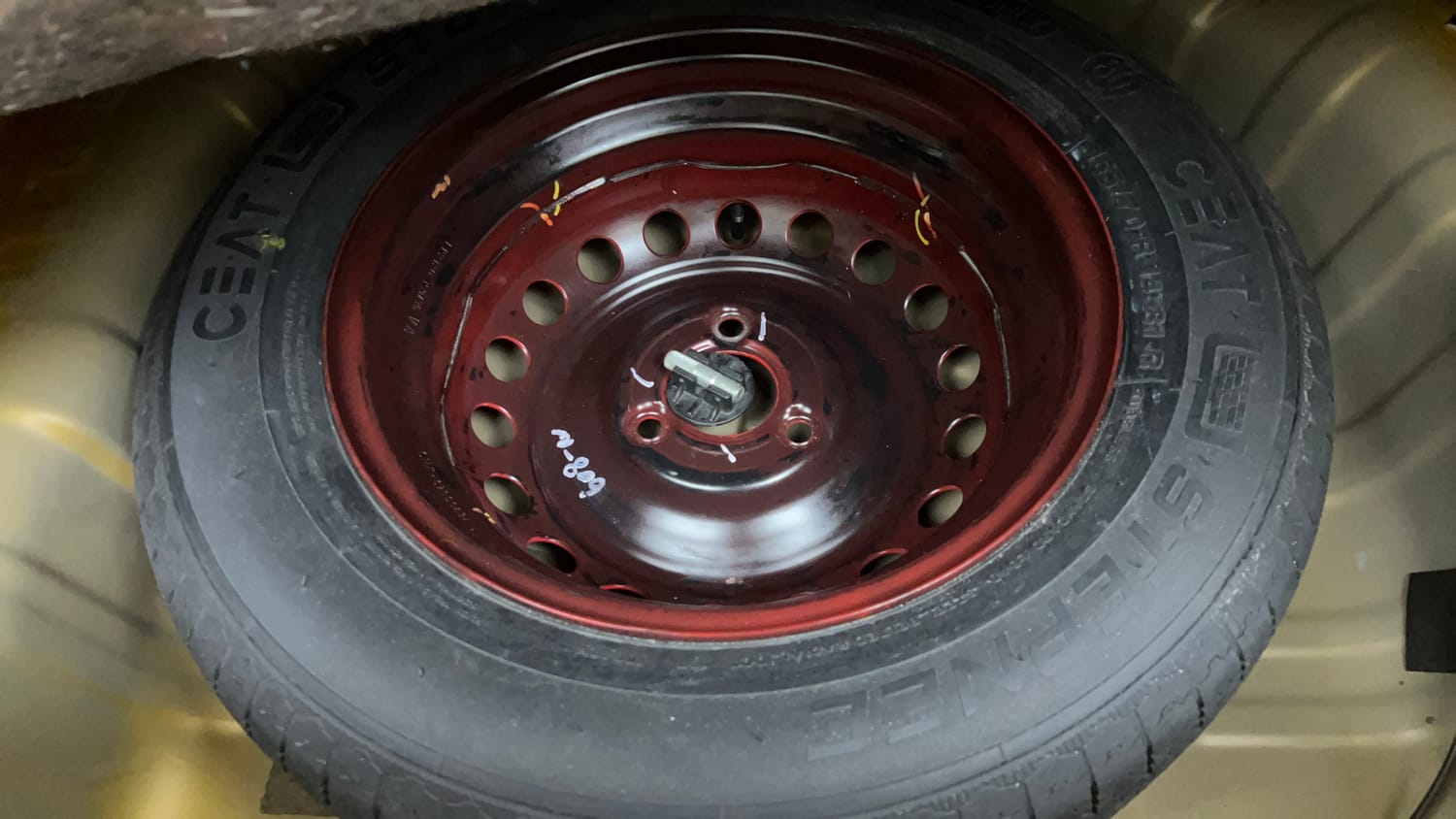 Used 2023 Renault Kwid CLIMBER AMT Petrol Automatic tyres SPARE TYRE VIEW