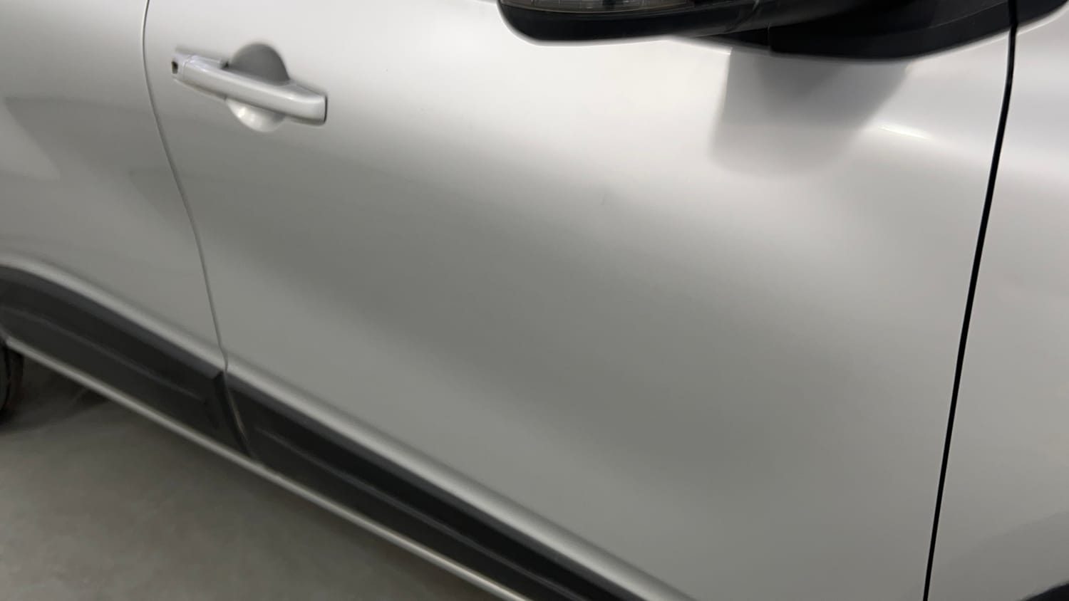 Used 2022 Renault Triber RXT EASY-R AMT Petrol Automatic dents MINOR SCRATCH