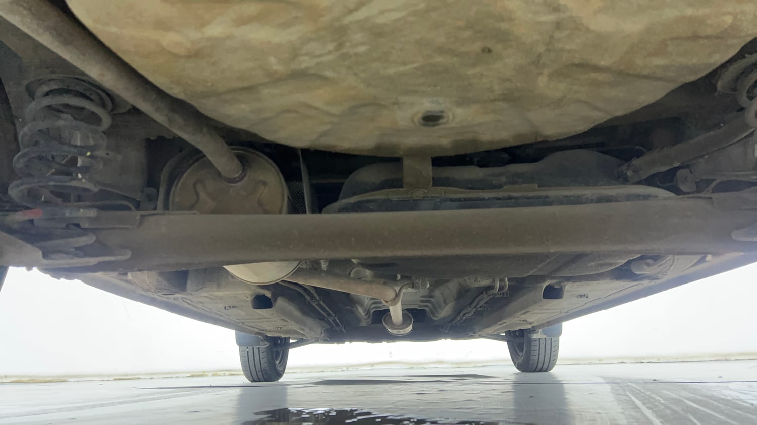 Used 2023 Renault Kwid CLIMBER AMT Petrol Automatic extra REAR UNDERBODY VIEW (TAKEN FROM REAR)