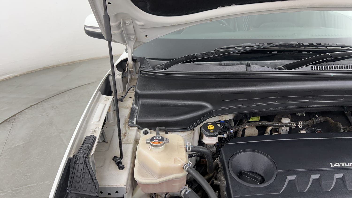Used 2022 Hyundai Creta SX (O) 1.4 Turbo 7 DCT Petrol Automatic engine ENGINE RIGHT SIDE HINGE & APRON VIEW