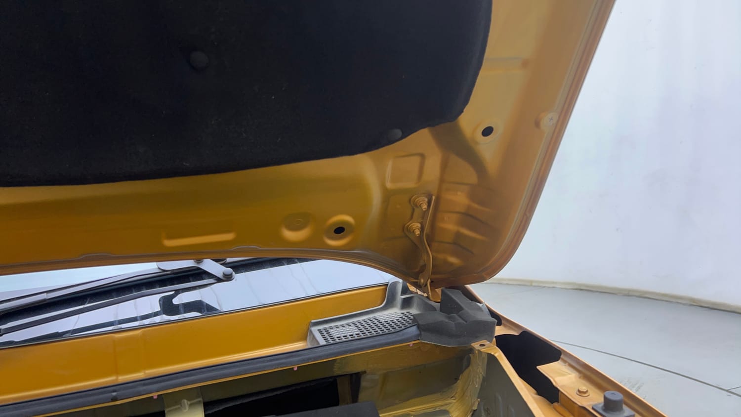 Used 2023 Renault Kwid CLIMBER AMT Petrol Automatic engine ENGINE LEFT SIDE HINGE & APRON VIEW