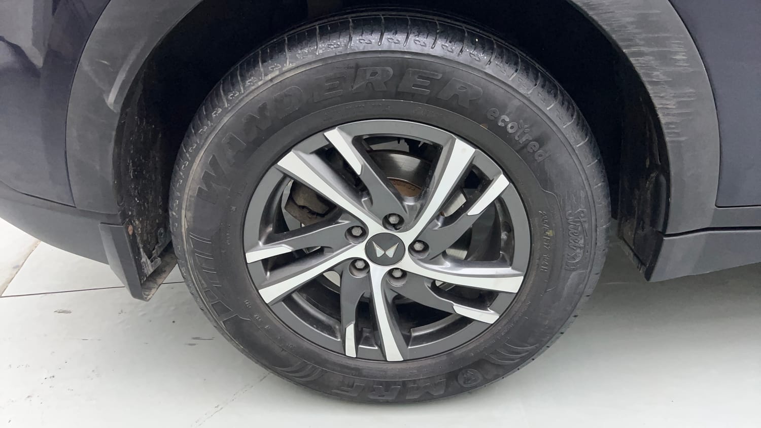 Used 2024 Mahindra XUV700 AX 5 Petrol MT 5 STR Petrol Manual tyres RIGHT REAR TYRE RIM VIEW