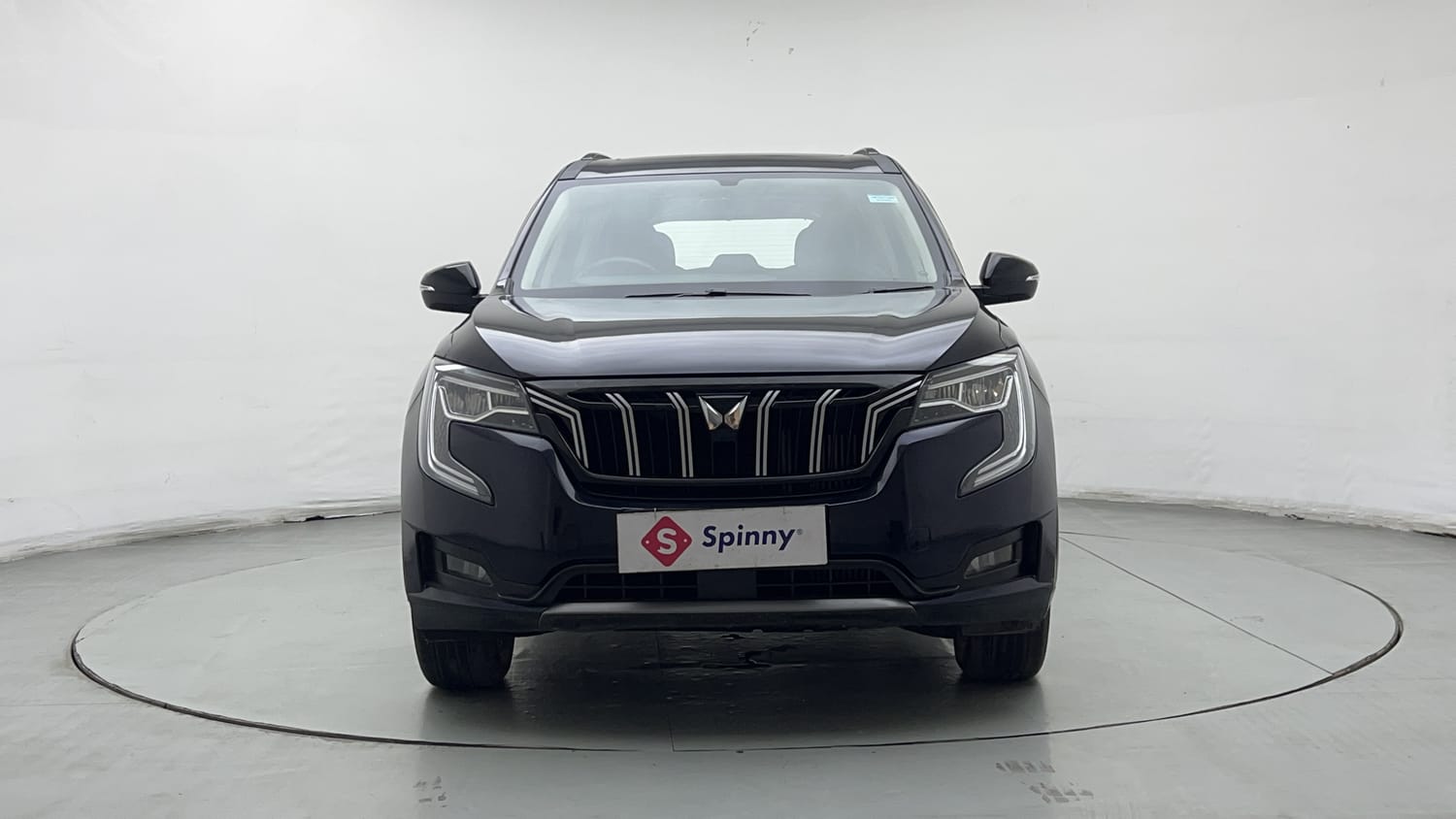 Used 2024 Mahindra XUV700 AX 5 Petrol MT 5 STR Petrol Manual exterior FRONT VIEW