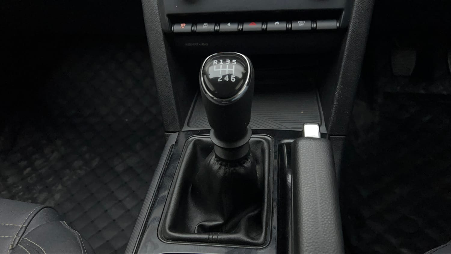 Used 2024 Mahindra XUV700 AX 5 Petrol MT 5 STR Petrol Manual interior GEAR  KNOB VIEW