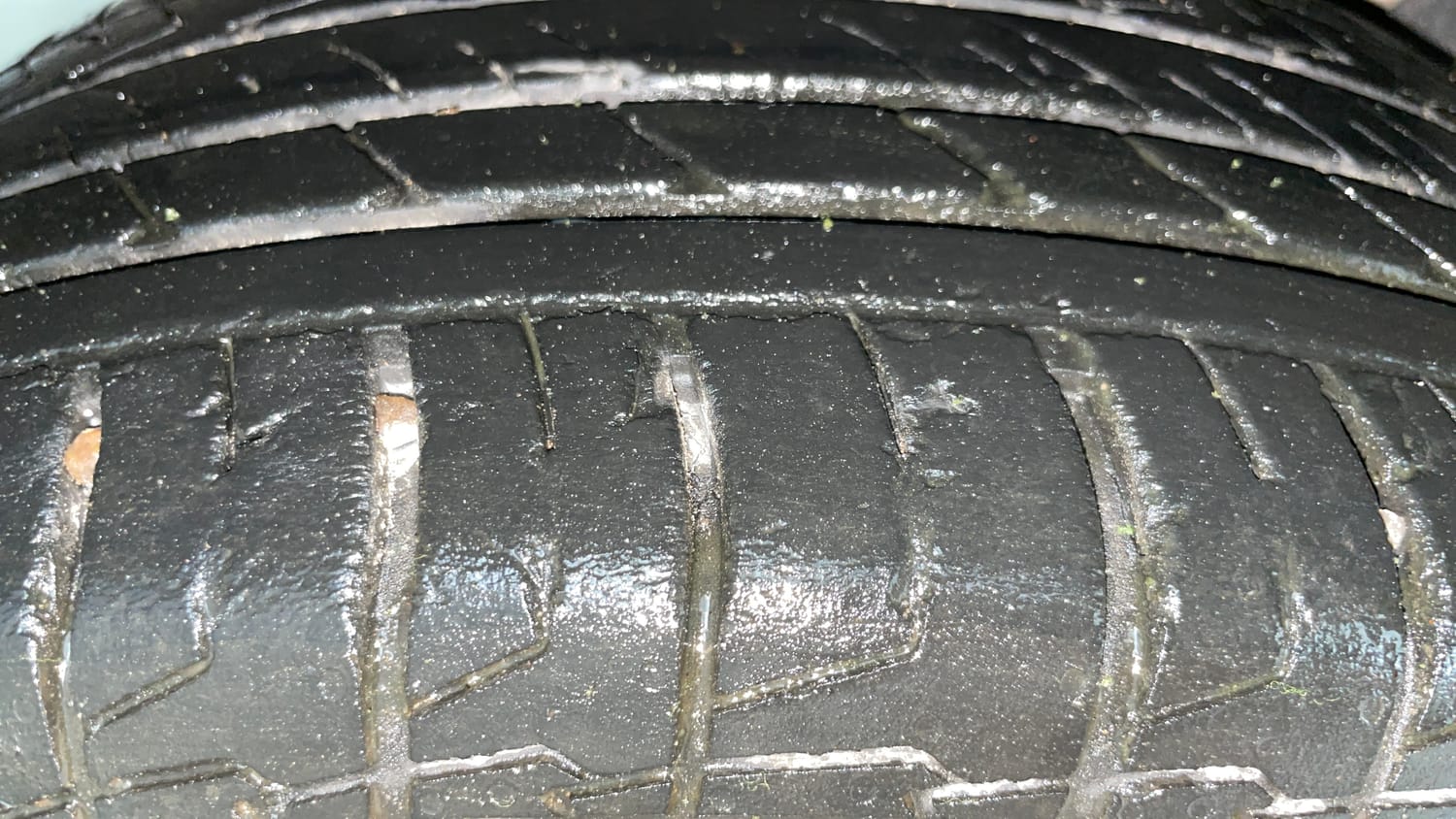 Used 2024 Hyundai Creta 1.5 MPi Petrol IVT SX(O) Petrol Automatic tyres RIGHT REAR TYRE TREAD VIEW