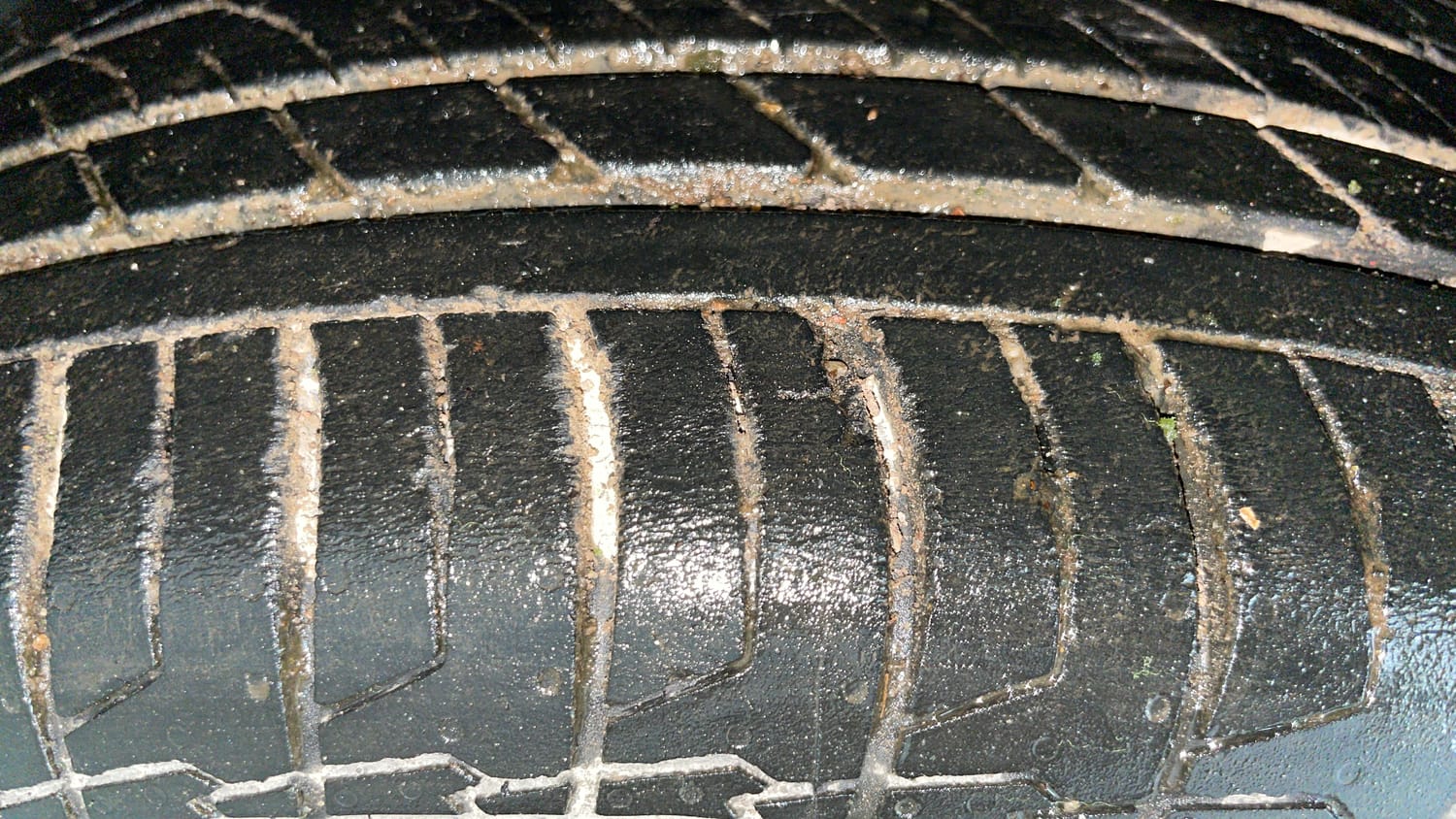Used 2024 Hyundai Creta 1.5 MPi Petrol IVT SX(O) Petrol Automatic tyres LEFT FRONT TYRE TREAD VIEW