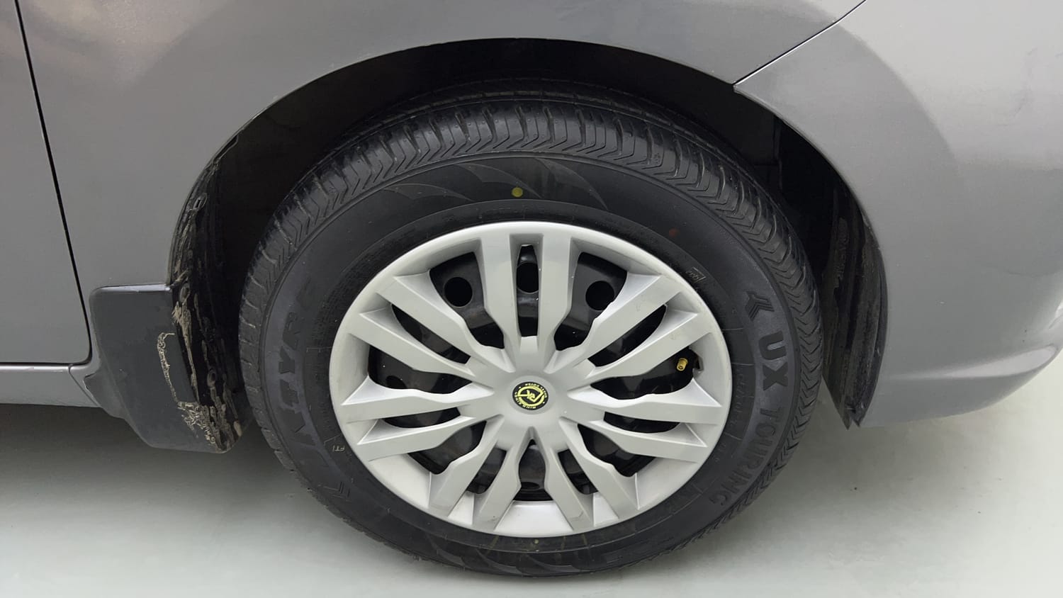 Used 2018 Maruti Suzuki Celerio ZXi (O) AMT Petrol Automatic tyres RIGHT FRONT TYRE RIM VIEW