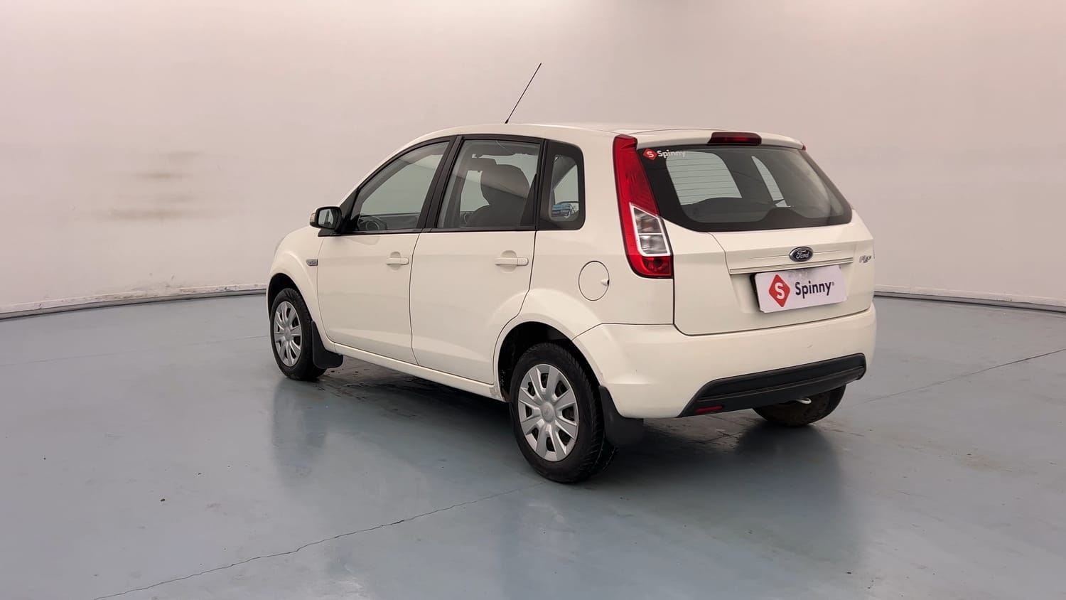 Used 2015 Ford Figo Duratec Petrol ZXI 1.2 Petrol Manual exterior LEFT REAR CORNER VIEW