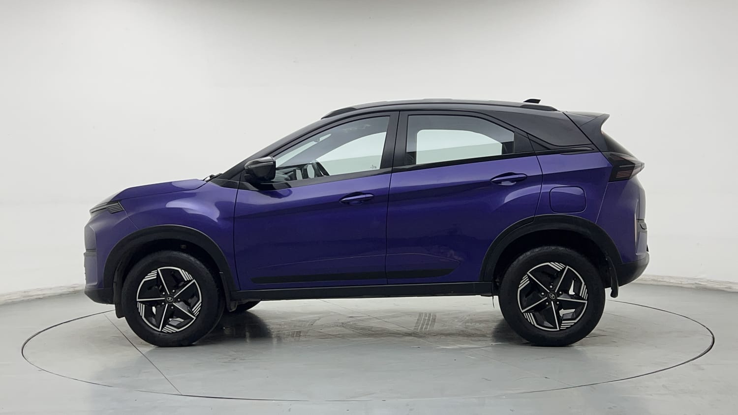 2023 Tata Nexon Fearless Plus S Purple 1.2 Revotron Petrol 7DCA Dual Tone-1