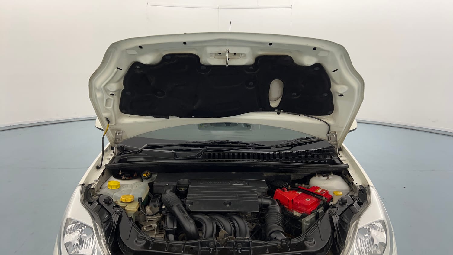 Used 2015 Ford Figo Duratec Petrol ZXI 1.2 Petrol Manual engine ENGINE & BONNET OPEN FRONT VIEW