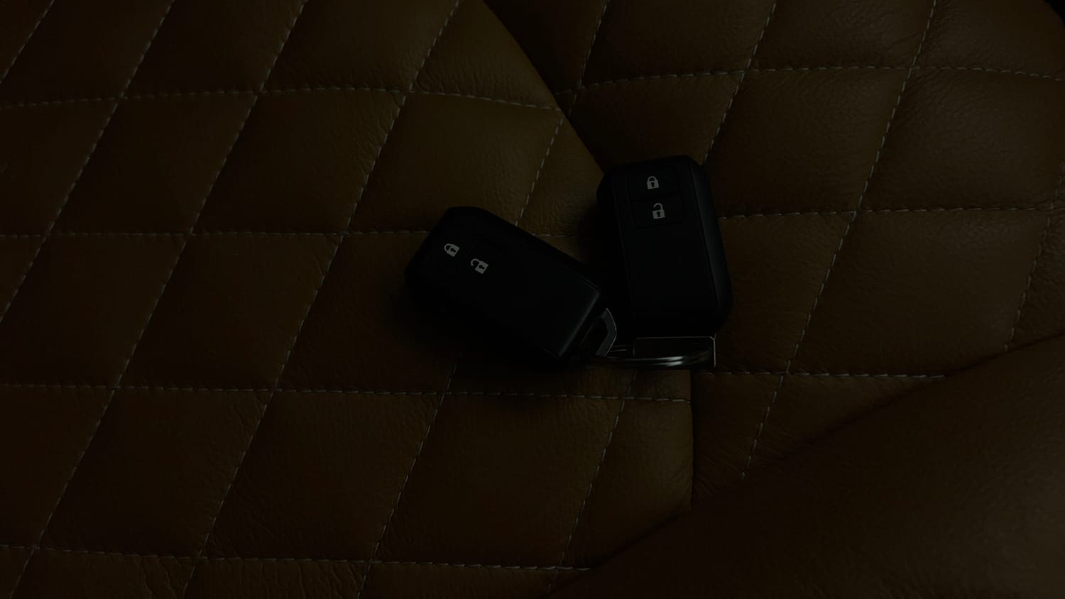 Used 2023 Maruti Suzuki Grand Vitara Zeta Plus Intelligent Hybrid eCVT Hybrid Automatic extra CAR KEY VIEW