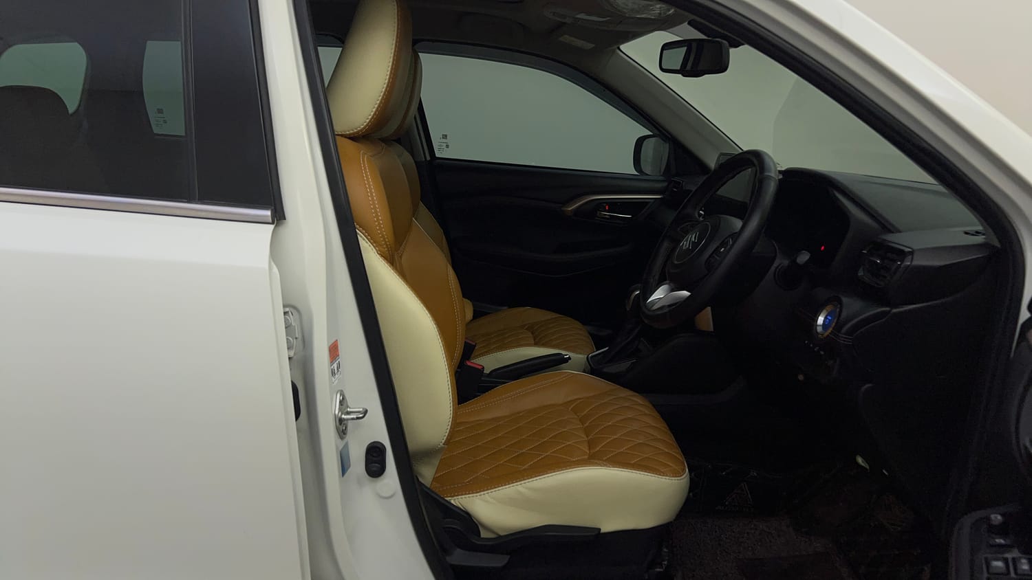 Used 2023 Maruti Suzuki Grand Vitara Zeta Plus Intelligent Hybrid eCVT Hybrid Automatic interior RIGHT SIDE FRONT DOOR CABIN VIEW