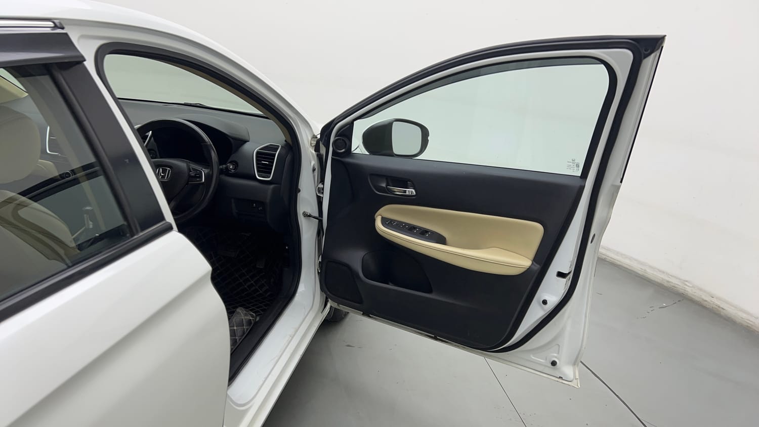 Used 2022 Honda City ZX CVT Petrol Petrol Automatic interior RIGHT FRONT DOOR OPEN VIEW