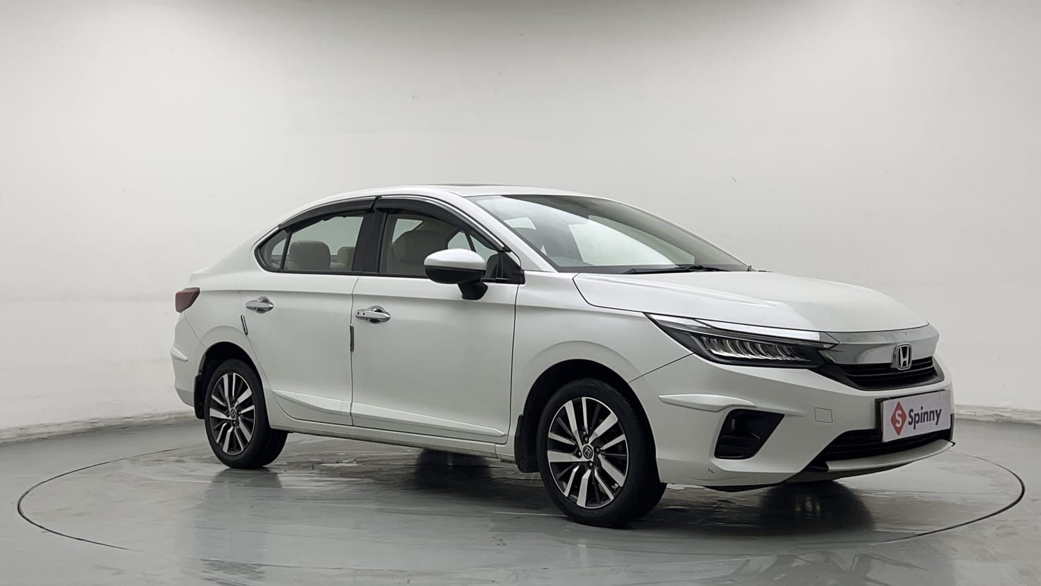 Used 2022 Honda City ZX CVT Petrol Petrol Automatic exterior RIGHT FRONT CORNER VIEW