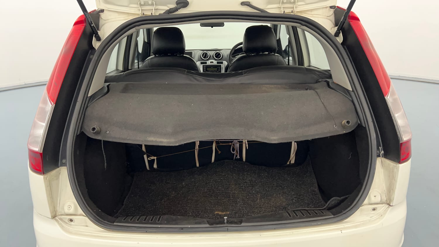 Used 2015 Ford Figo Duratec Petrol ZXI 1.2 Petrol Manual interior DICKY INSIDE VIEW