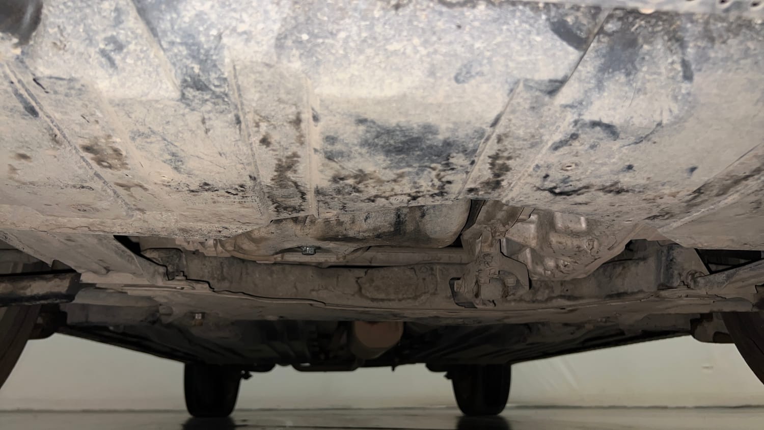 Used 2023 Maruti Suzuki Grand Vitara Zeta Plus Intelligent Hybrid eCVT Hybrid Automatic extra FRONT LEFT UNDERBODY VIEW