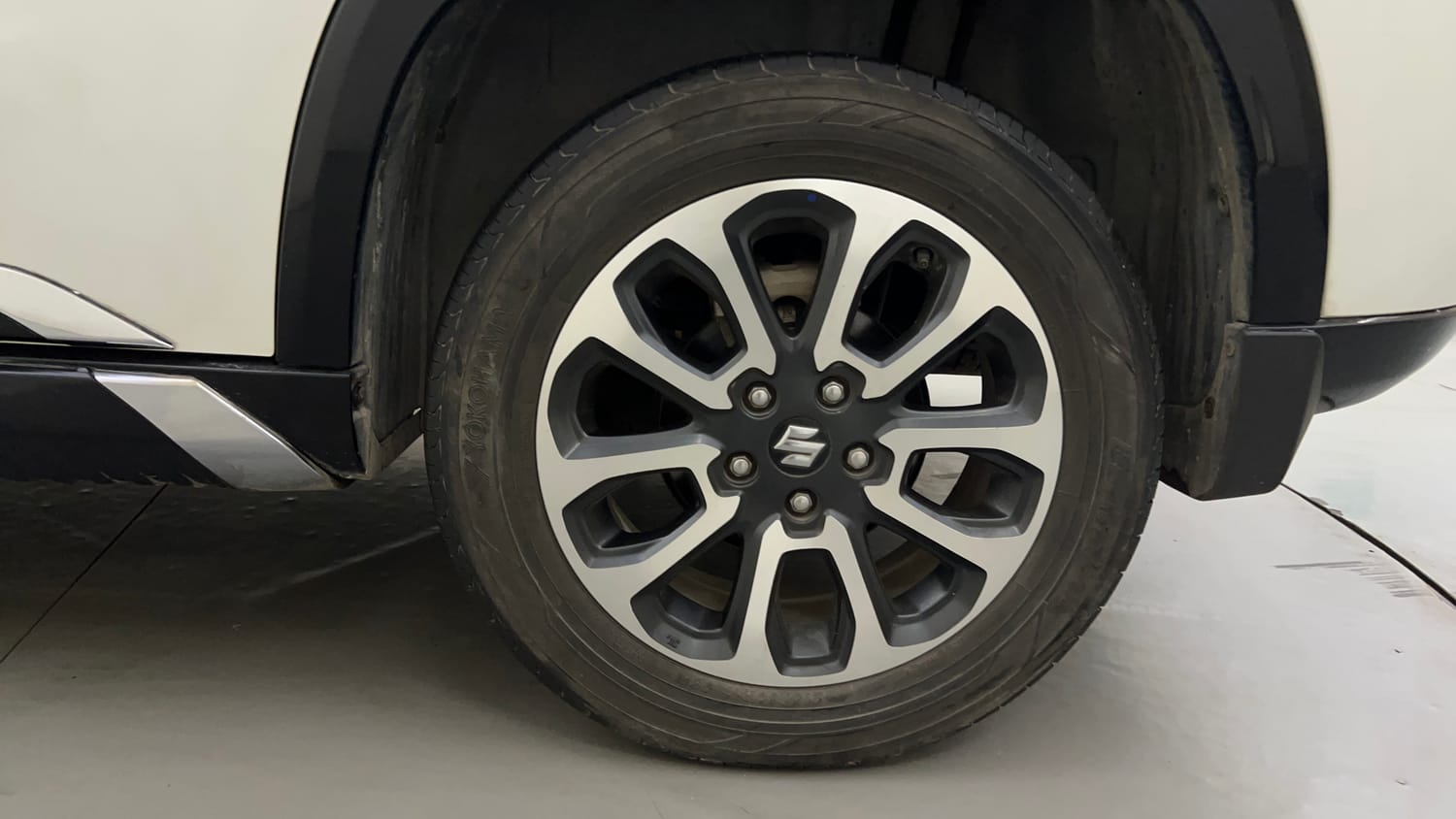 Used 2023 Maruti Suzuki Grand Vitara Zeta Plus Intelligent Hybrid eCVT Hybrid Automatic tyres LEFT REAR TYRE RIM VIEW
