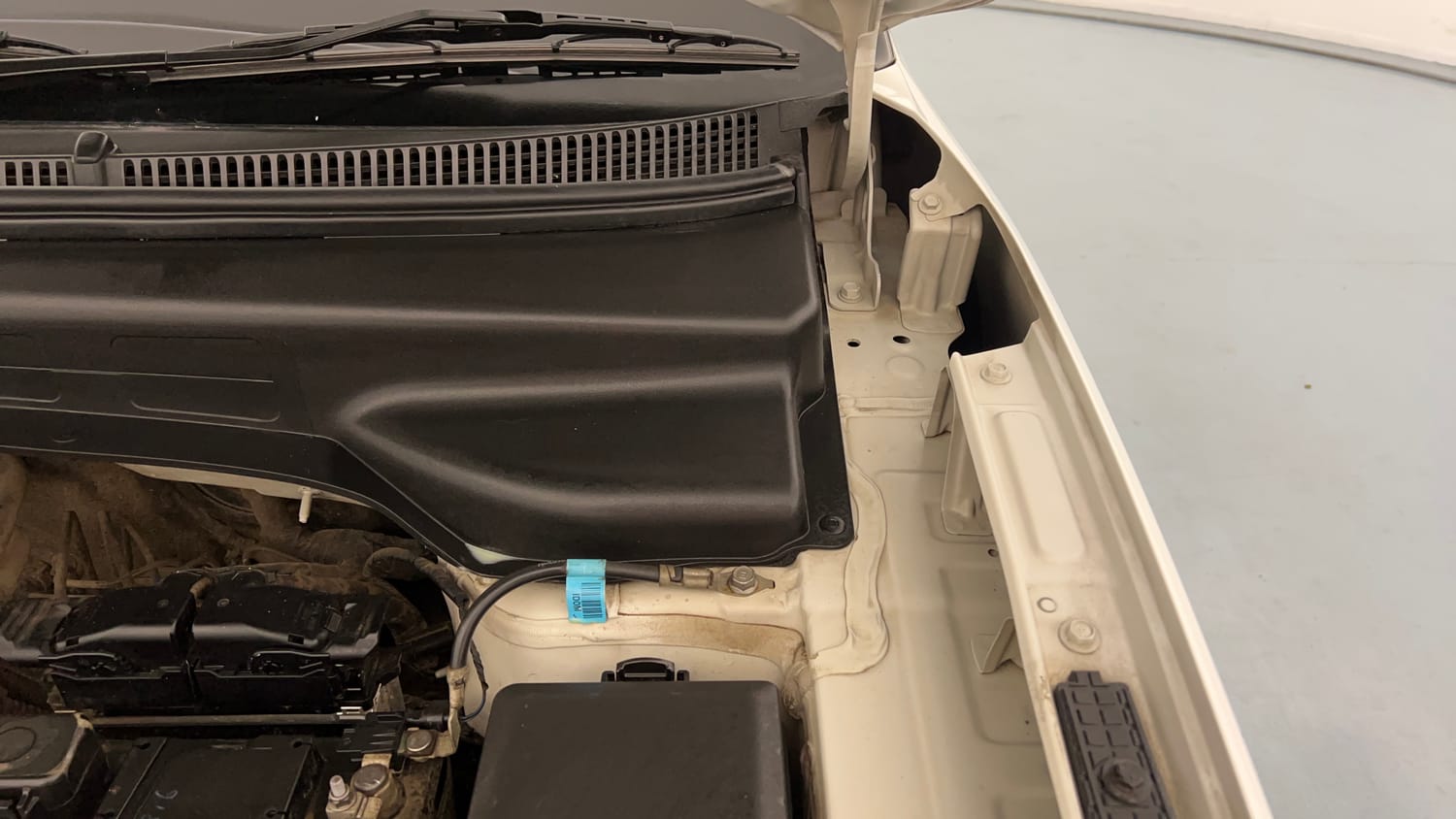 Used 2023 Hyundai Creta SX 1.5 Petrol Petrol Manual engine ENGINE LEFT SIDE HINGE & APRON VIEW