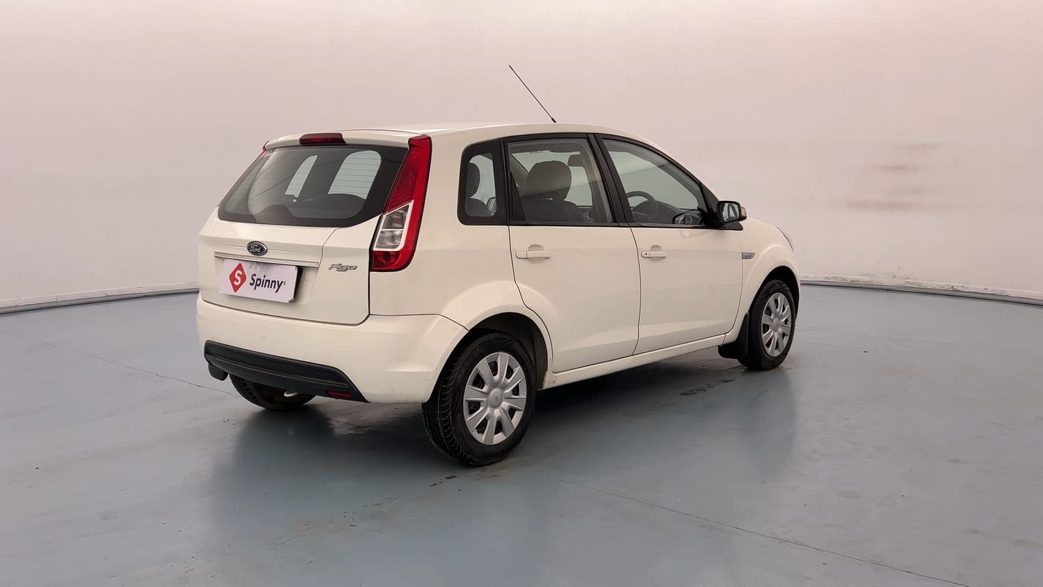Used 2015 Ford Figo Duratec Petrol ZXI 1.2 Petrol Manual exterior RIGHT REAR CORNER VIEW