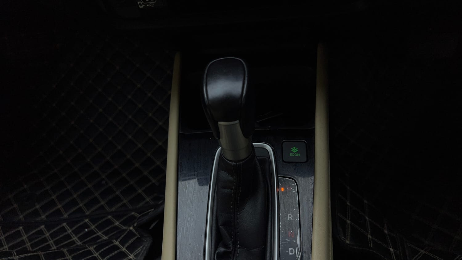 Used 2022 Honda City ZX CVT Petrol Petrol Automatic interior GEAR  KNOB VIEW