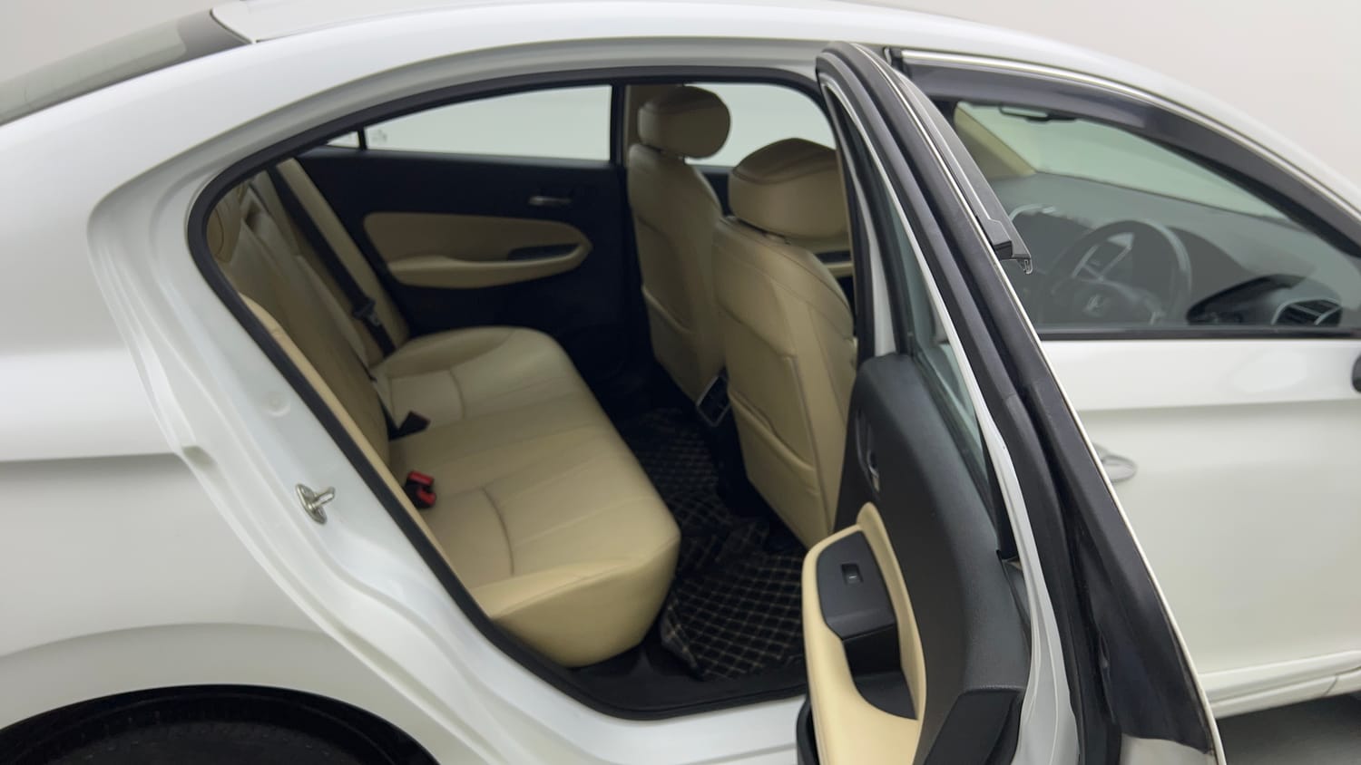 Used 2022 Honda City ZX CVT Petrol Petrol Automatic interior RIGHT SIDE REAR DOOR CABIN VIEW