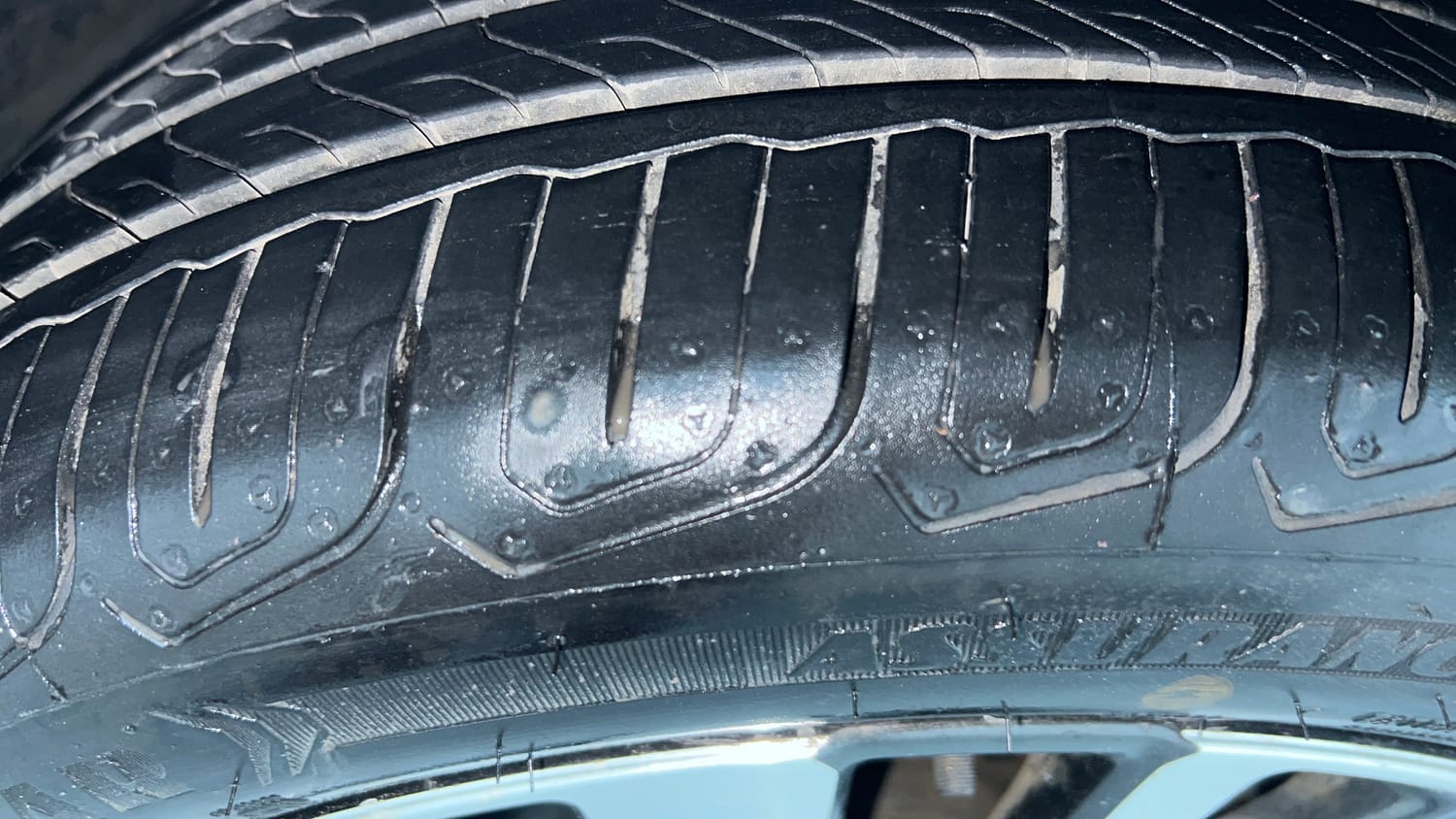Used 2022 Honda City ZX CVT Petrol Petrol Automatic tyres RIGHT FRONT TYRE TREAD VIEW