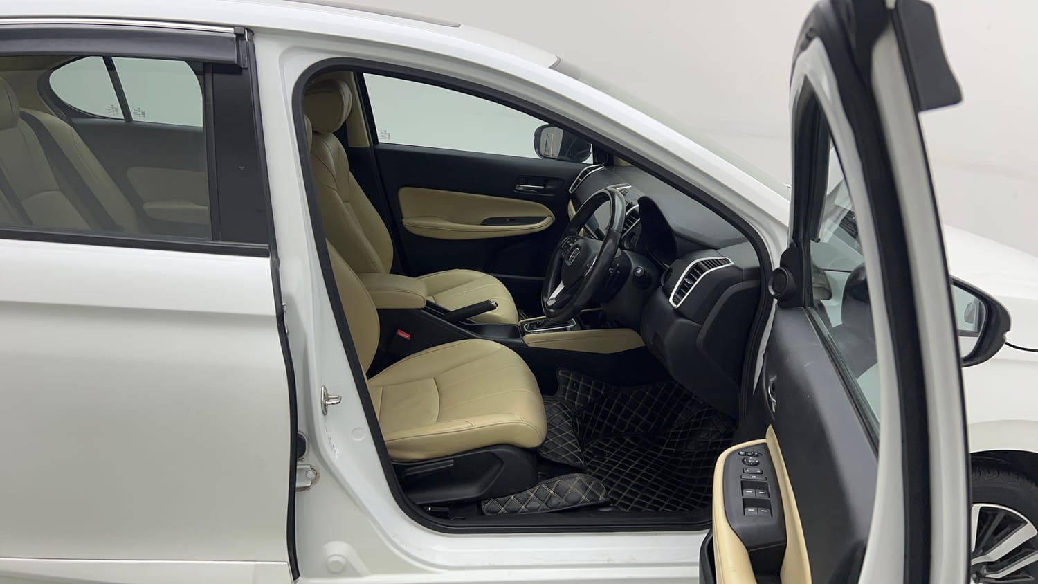 Used 2022 Honda City ZX CVT Petrol Petrol Automatic interior RIGHT SIDE FRONT DOOR CABIN VIEW