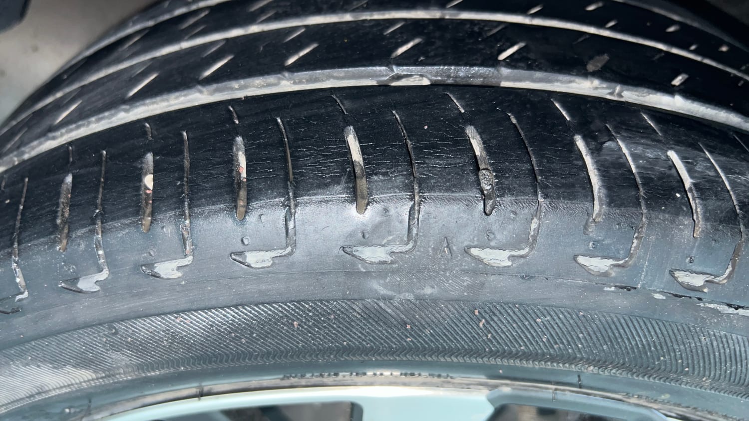 Used 2022 Honda City ZX CVT Petrol Petrol Automatic tyres RIGHT REAR TYRE TREAD VIEW