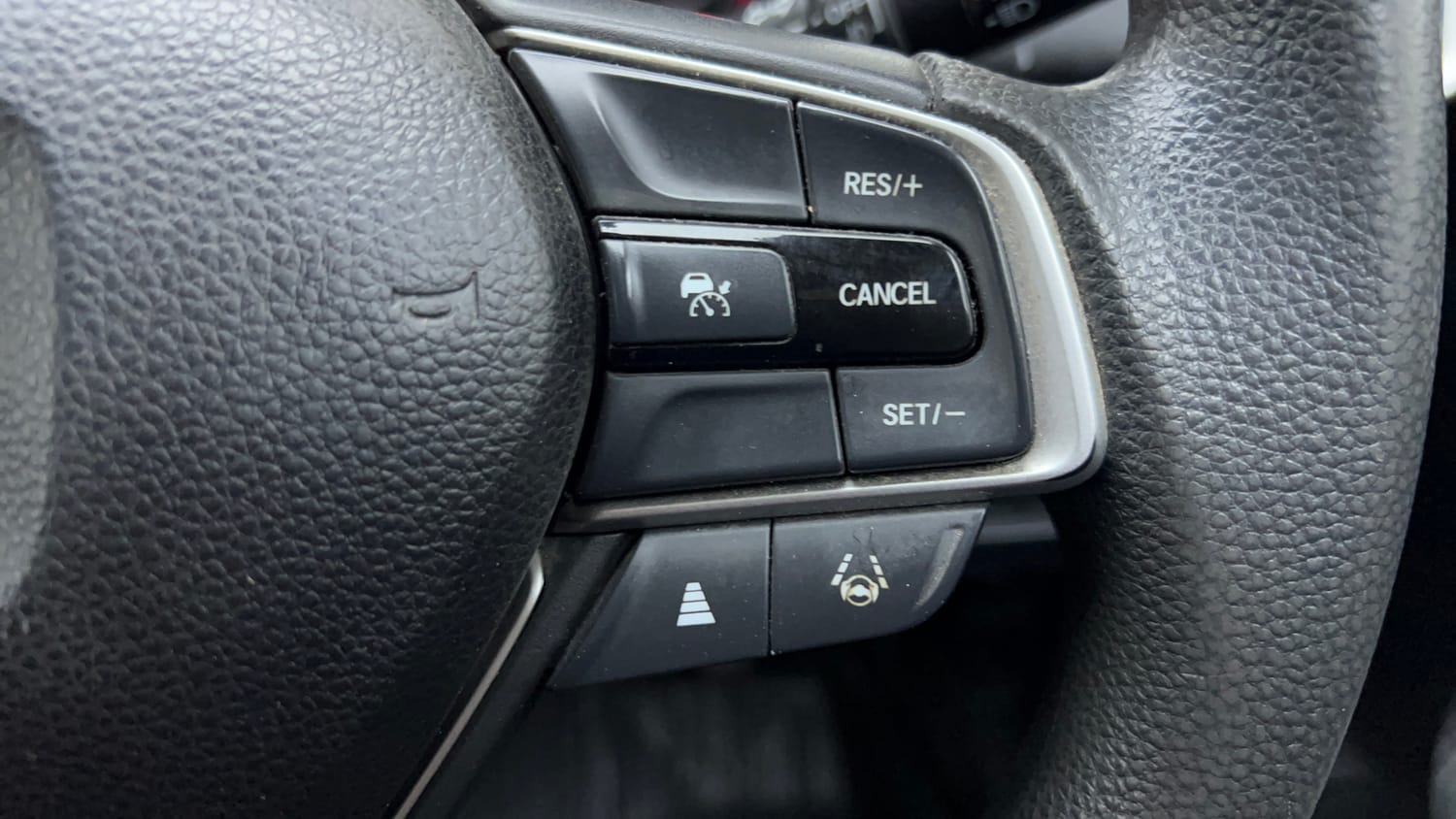 Used 2023 Honda City V Petrol MT Petrol Manual top_features Cruise control