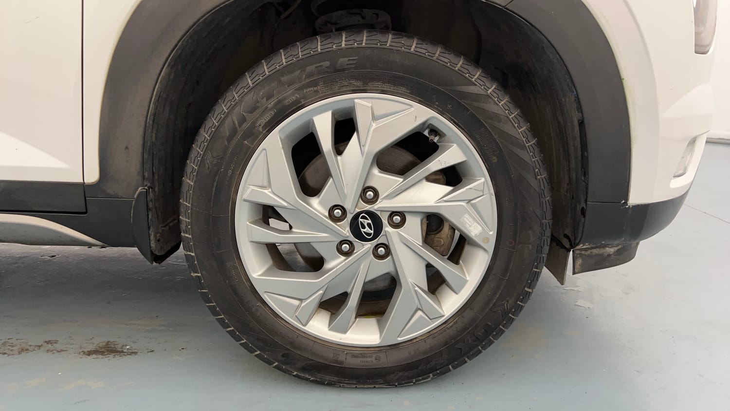 Used 2023 Hyundai Creta SX 1.5 Petrol Petrol Manual tyres RIGHT FRONT TYRE RIM VIEW