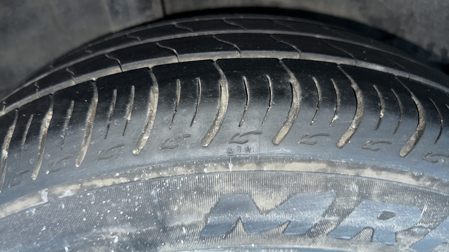 Used 2023 Honda City V Petrol MT Petrol Manual tyres RIGHT REAR TYRE TREAD VIEW