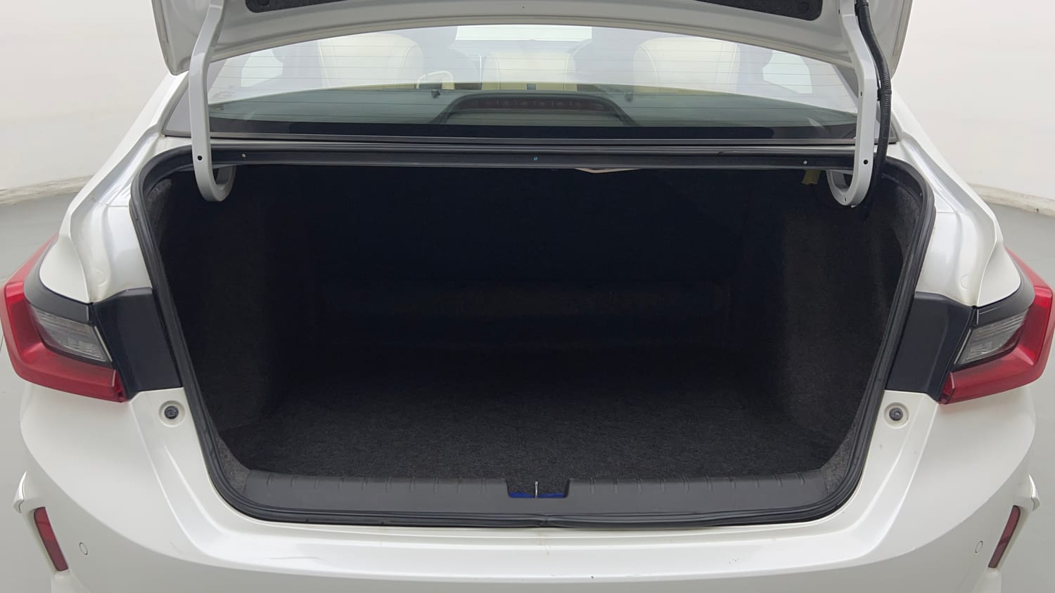 Used 2022 Honda City ZX CVT Petrol Petrol Automatic interior DICKY INSIDE VIEW