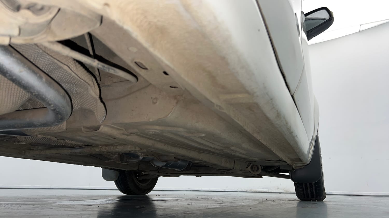 Used 2015 Ford Figo Duratec Petrol ZXI 1.2 Petrol Manual extra REAR RIGHT UNDERBODY VIEW