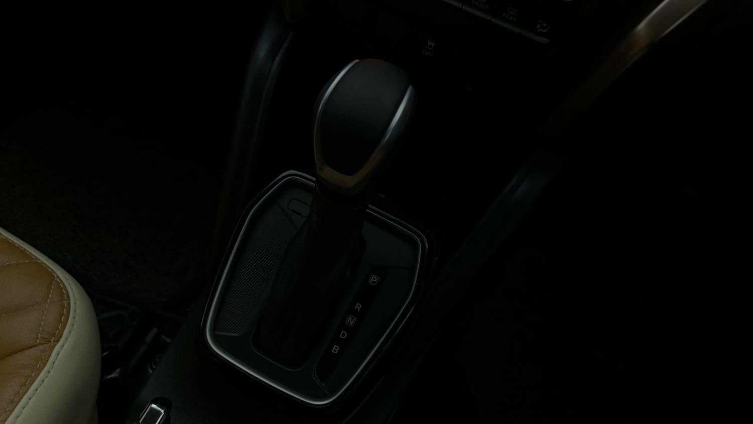 Used 2023 Maruti Suzuki Grand Vitara Zeta Plus Intelligent Hybrid eCVT Hybrid Automatic interior GEAR  KNOB VIEW