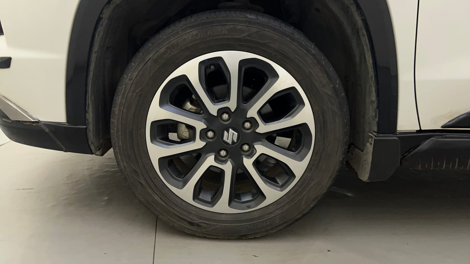 Used 2023 Maruti Suzuki Grand Vitara Zeta Plus Intelligent Hybrid eCVT Hybrid Automatic tyres LEFT FRONT TYRE RIM VIEW