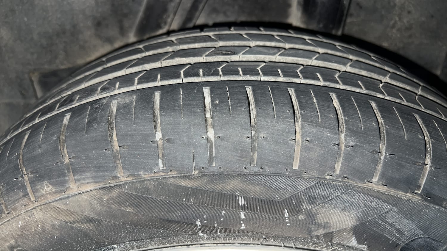Used 2023 Honda City V Petrol MT Petrol Manual tyres LEFT REAR TYRE TREAD VIEW