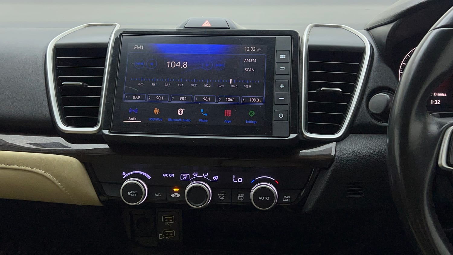 Used 2022 Honda City ZX CVT Petrol Petrol Automatic interior MUSIC SYSTEM & AC CONTROL VIEW