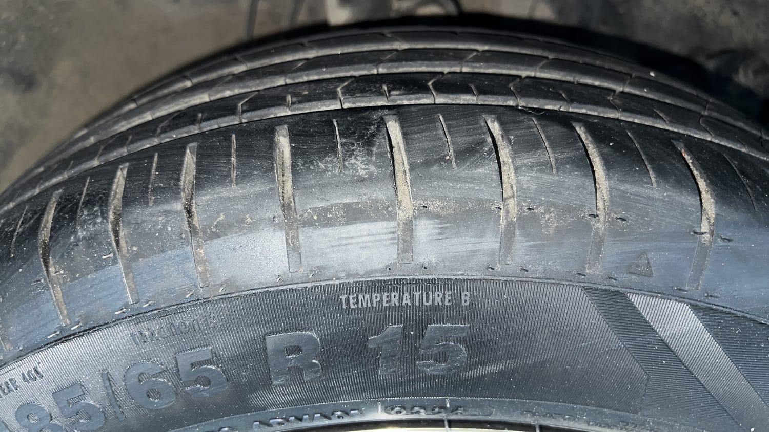 Used 2023 Honda City V Petrol MT Petrol Manual tyres RIGHT FRONT TYRE TREAD VIEW