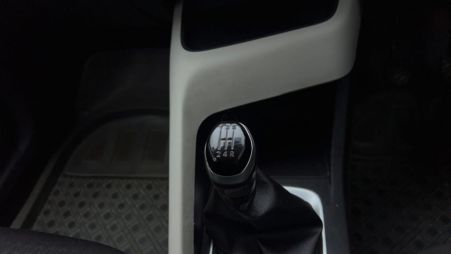 Used 2021 Nissan Magnite XL Turbo Petrol Manual interior GEAR  KNOB VIEW