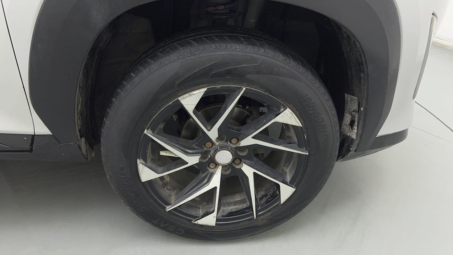 Used 2021 Nissan Magnite XL Turbo Petrol Manual tyres RIGHT FRONT TYRE RIM VIEW