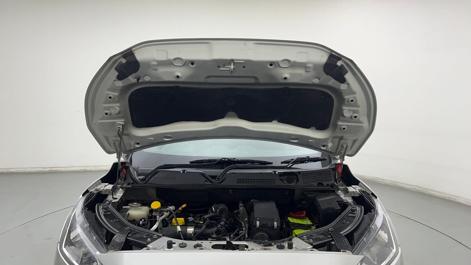 Used 2021 Nissan Magnite XL Turbo Petrol Manual engine ENGINE & BONNET OPEN FRONT VIEW