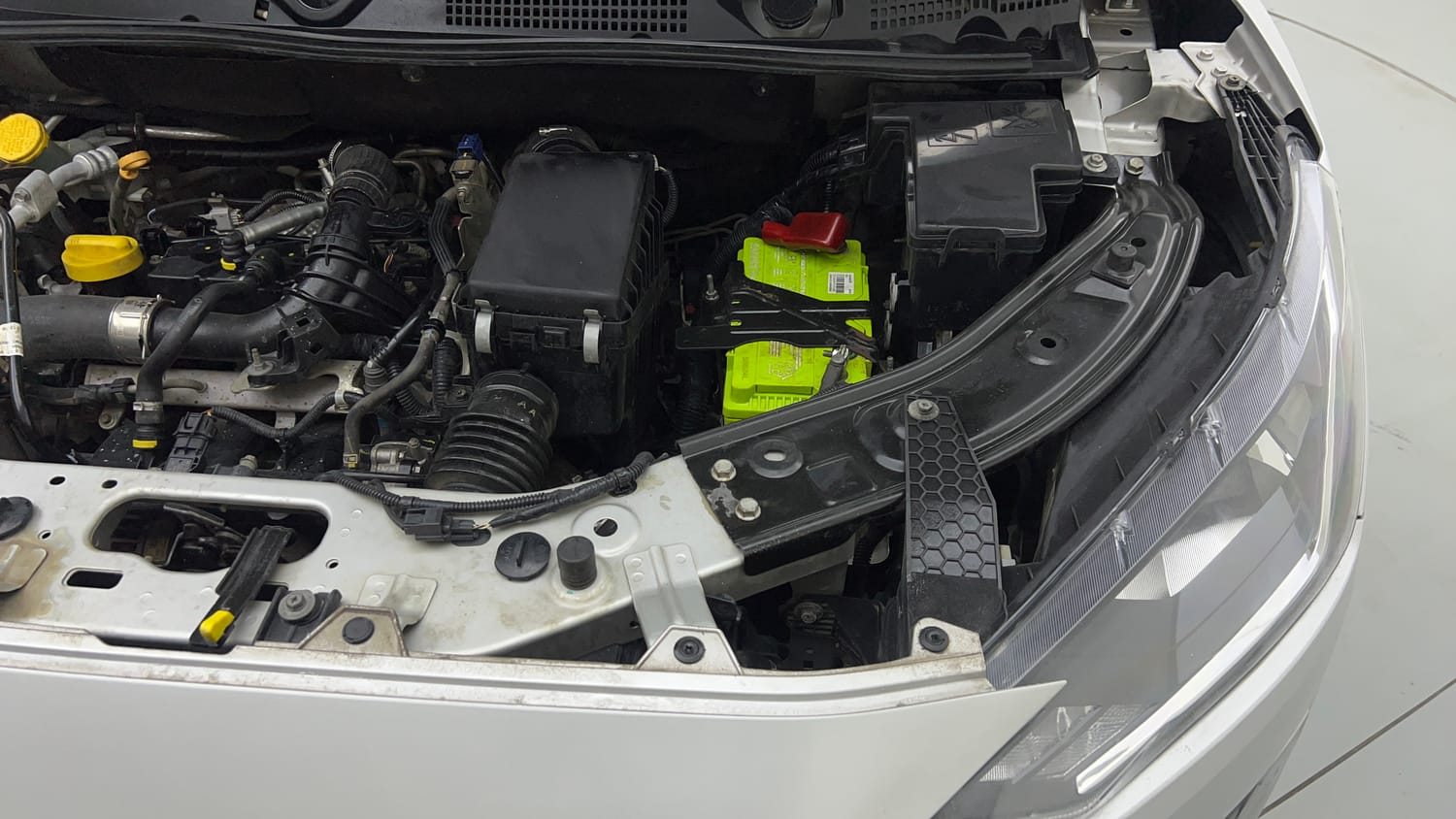 Used 2021 Nissan Magnite XL Turbo Petrol Manual engine ENGINE LEFT SIDE VIEW