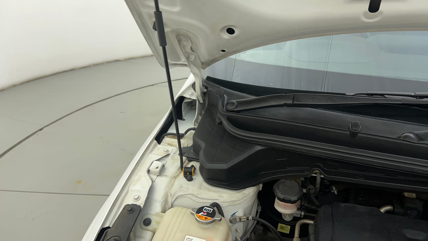 Used 2023 Hyundai i20 N Line N8 1.0 Turbo DCT Petrol Automatic engine ENGINE RIGHT SIDE HINGE & APRON VIEW
