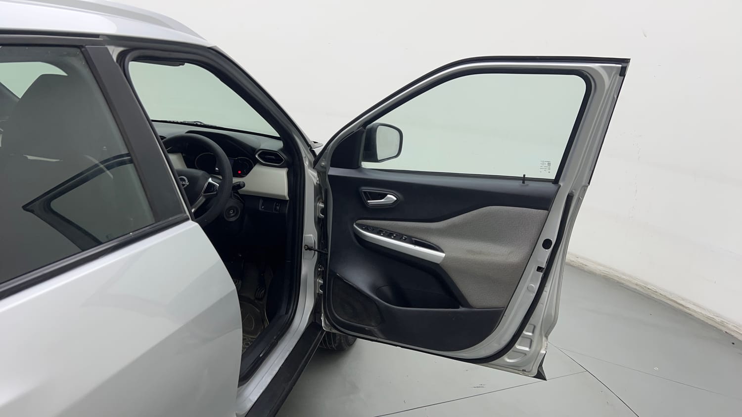 Used 2021 Nissan Magnite XL Turbo Petrol Manual interior RIGHT FRONT DOOR OPEN VIEW