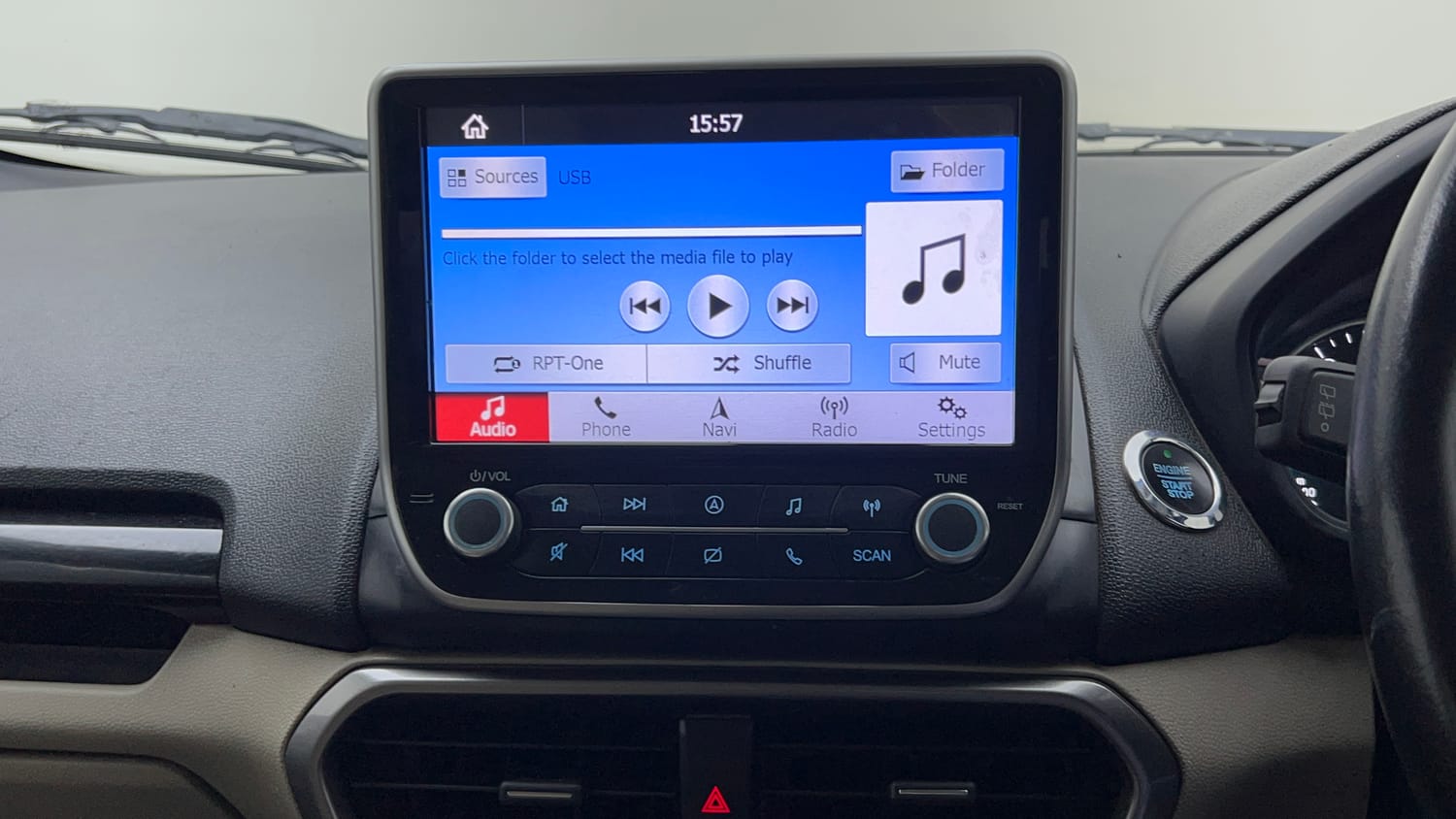 2019 Ford EcoSport Titanium + 1.5L Ti-VCT AT-44