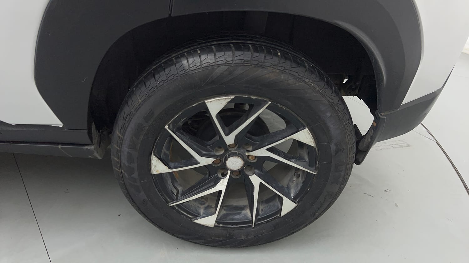 Used 2021 Nissan Magnite XL Turbo Petrol Manual tyres LEFT REAR TYRE RIM VIEW