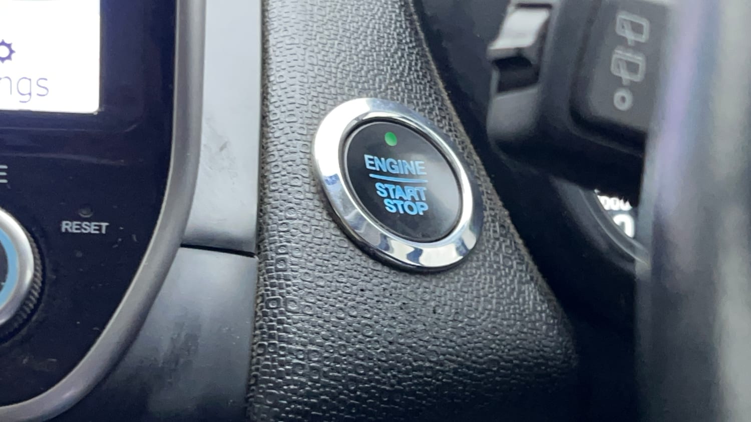2019 Ford EcoSport Titanium + 1.5L Ti-VCT AT-42